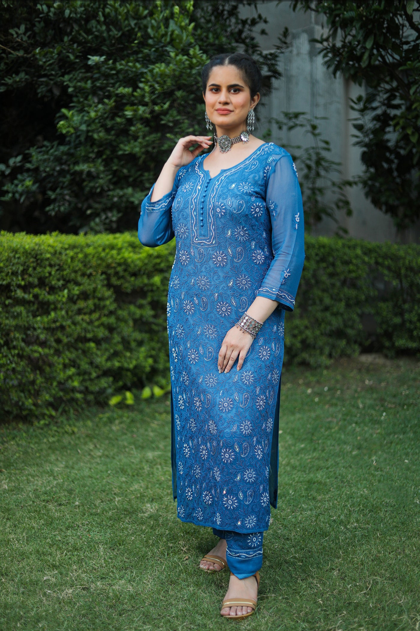 Almas Lifestyle Lucknowi Chikankari Viscose Kurti & Pant Set With Inner & Dupatta - Almas Lifestyle